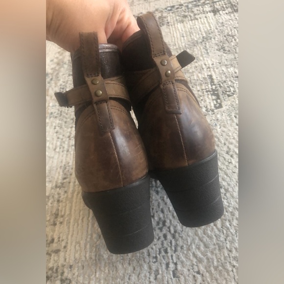 UGG Australia EMALIE Leather Wedge Ankle Bootie Waterproof- Size 10 - Picture 6 of 9